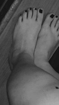 Sexy Toes Shining for Stepdaddy