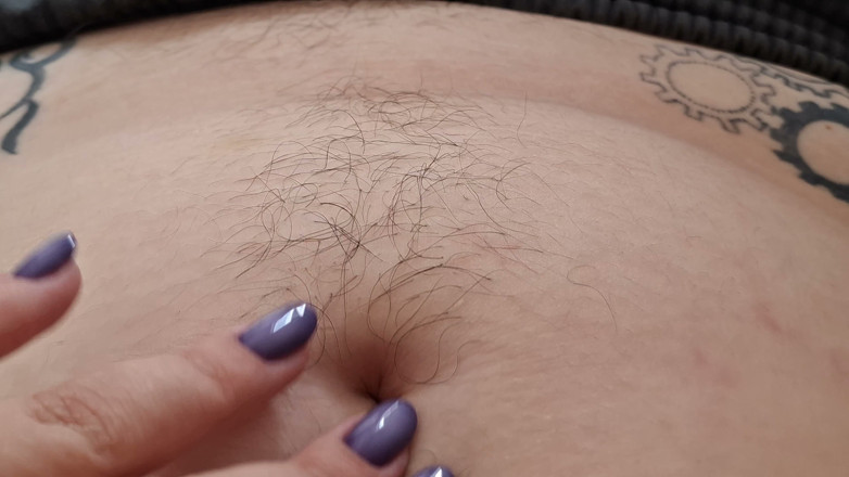 alucidfever: mere baalon vaali khoobsoorat vishaalkaay mahila Bellybutton ki pooja karen
