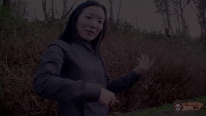 Naughty Japanese Girls: समुद्र तट पर नग्न होना एशियाई बेब के लिए इतना बड़ा मोड़ है