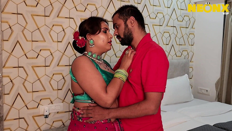 NeonxOTT: インドDesiメイドハードコア性と所有者