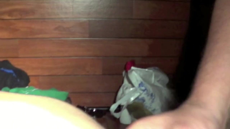Young straight boy masturbation: Beruang disetubuhi oleh selat di lubang kemuliaan
