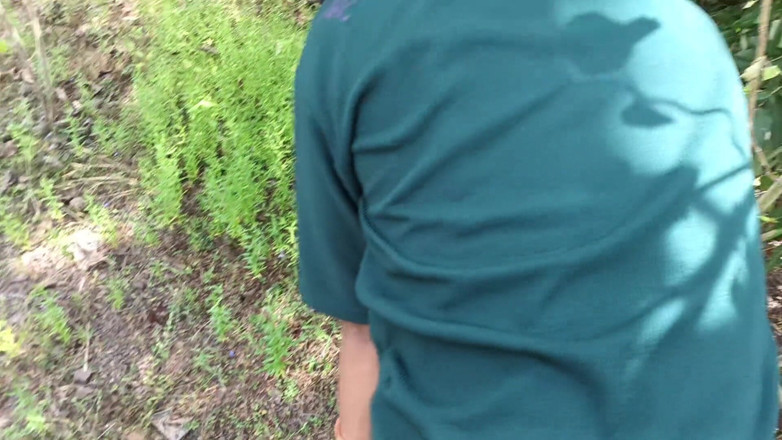 Raniki chut: Village girl tight pussy outdoor sex video, beautiful village girl...
