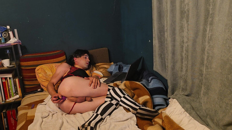 Anna Sissy: Трахаю мою дырку до оргазма