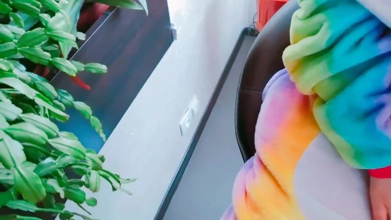 Taboo Room: Styvsyster låter mig röra vid hennes kropp när jag behöver