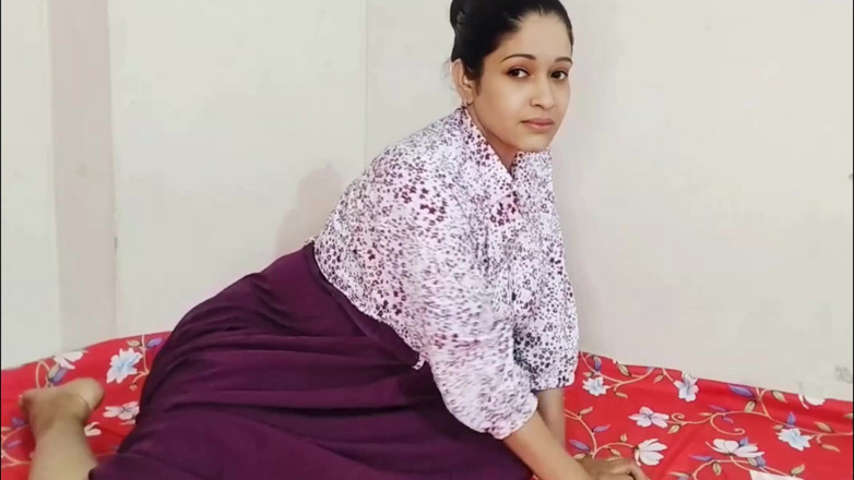 YourUrfi: Bhabhi se folló con pepino en su culo y coño