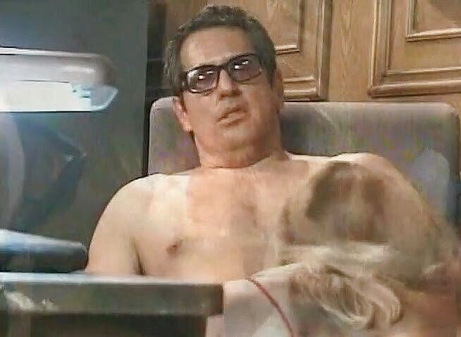 Analiscius: नकली स्तनों वाली उत्कृष्ट सेक्रेटरी की ऑफिस में गांड चुदाई