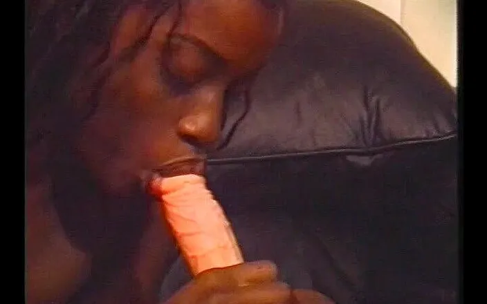 Outdoor pervs: Ebony slut fucks herself with a white dildo