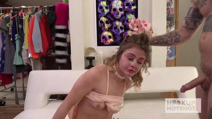Hookup Hotshot: Блондинка Angel Rosalyn Sphinx скачет грубо с плохим хуем!