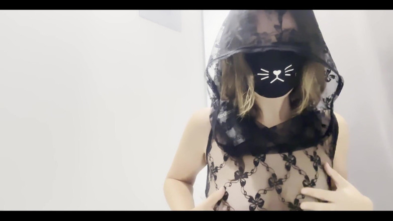 Juli Smith Meow: Como você gosta dessa roupa? Talvez eu devesse escolher uma...