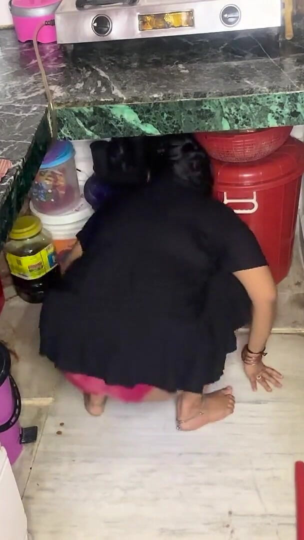 Badal09: Step Brother-in-law Fucks Step Sister-in-law in Kitchen First Time Passion