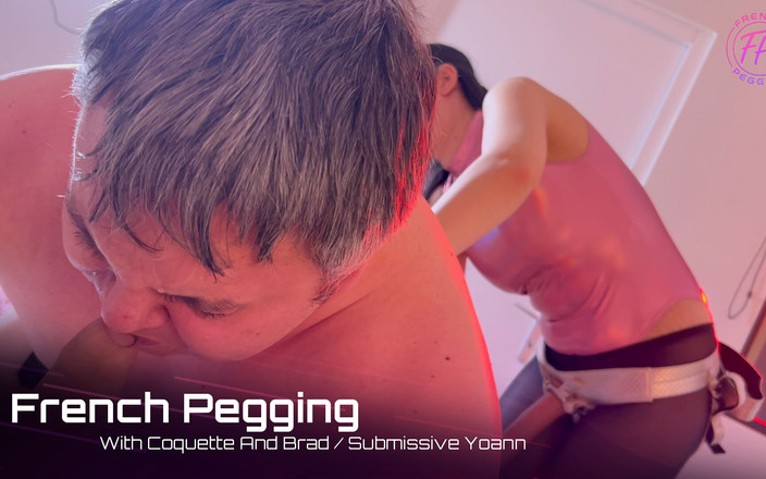 Queen Coquette: Pegging Francês - Ele Chupa Meu Homem Enquanto Eu Fodo O...