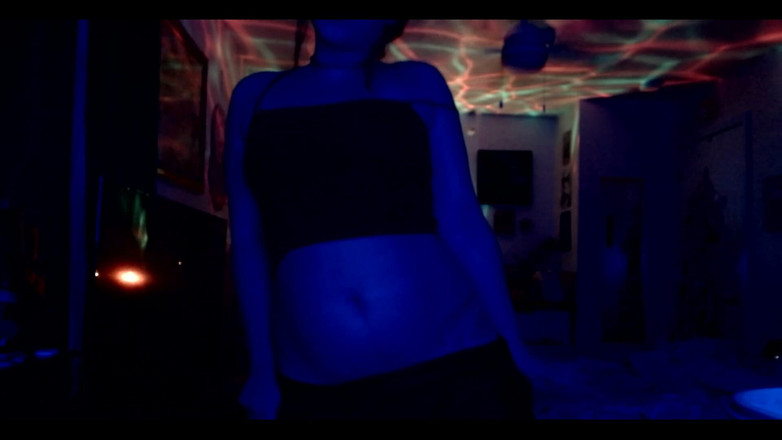 Alli Anderson: Cameră ca un club