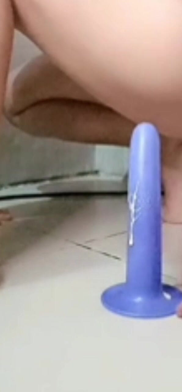 Novita_gemoy: लाइव डिल्डो भाग 2
