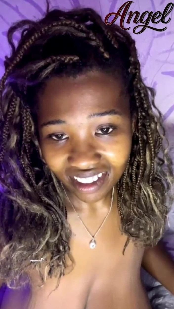 Angel Big B: Me Gusta Presumir De Mi Culo Y Masturbarme Contigo, Cariño