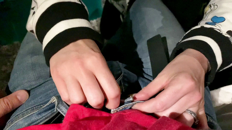 Cheetah Adora: Белая девушка с большой шикарной задницей, cheetah Adora трахнули в парке раком, делает минет большому белому члену