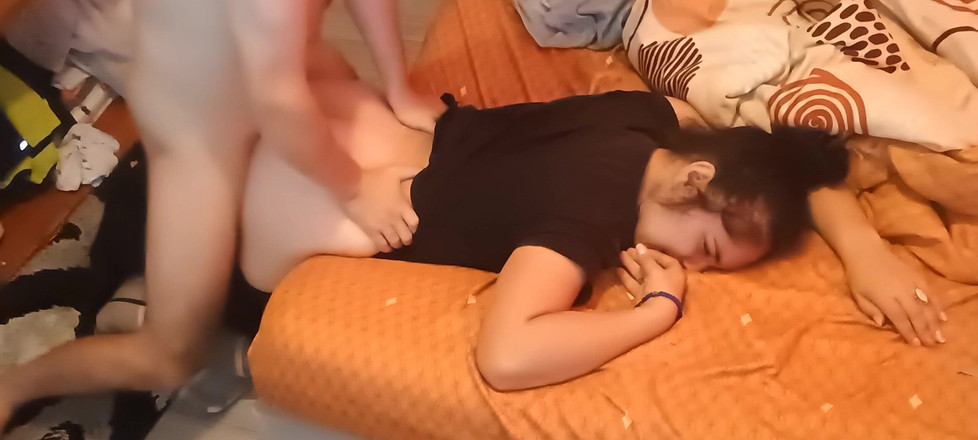 Ionut899: Styvpappa använder min fitta för att låta dig gå lös...