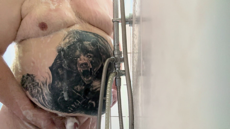 BigBearFrankfurt: Entspannte Dusche