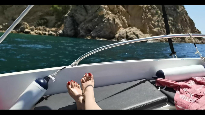 Goddess Lena: Füße auf dem boot teil 1