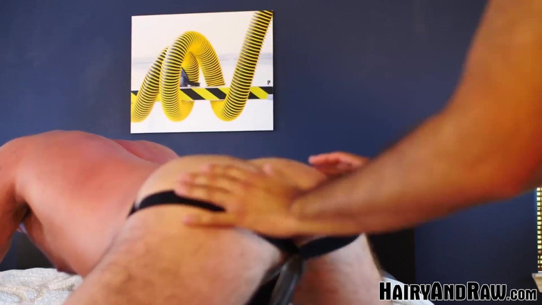 Hairy And Raw: Hairyandraw - rijpe Dale Savage zonder condoom door Angel Ferrari