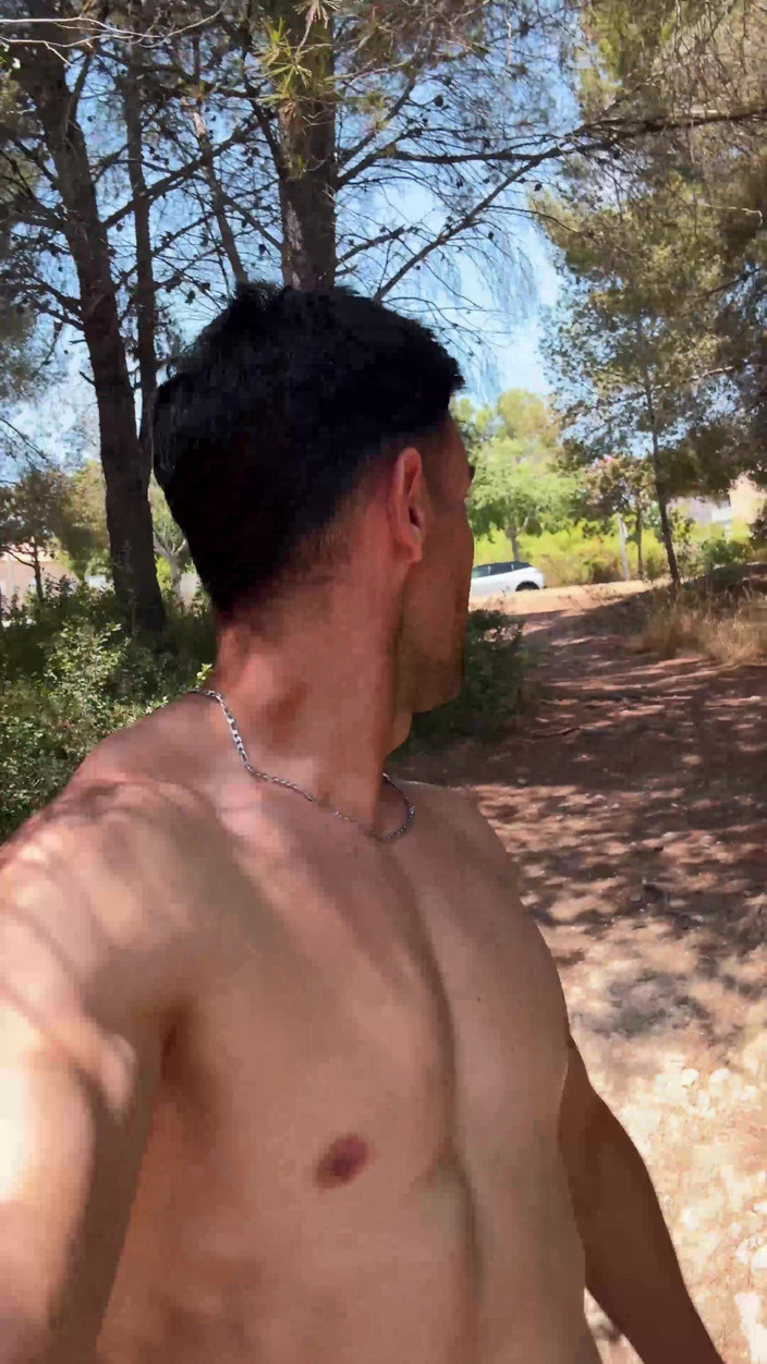 Paul Williams: Mostrasi completamente nuda per auto e moto