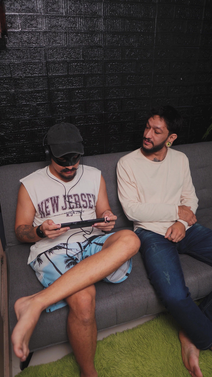 Leyton Big: Je Baise La Demi-sœur De Mon Meilleur Ami Pendant Qu’il...