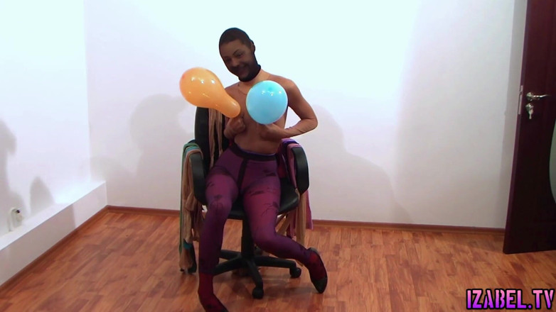 Izabel tv: Pantyhose &amp; balloons in the office