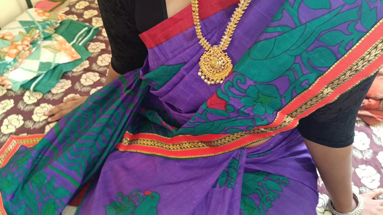 Palani69: Azul saree dona de casa Jerry Red bonito lábios