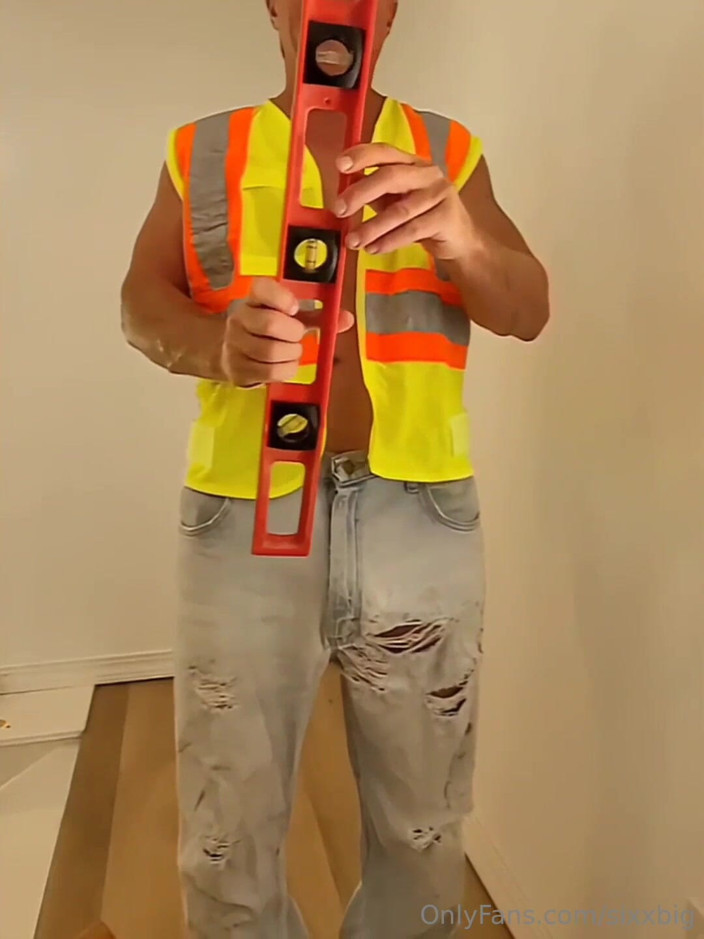 Biggyshots: Handwerker mit großem schwanz abspritzen