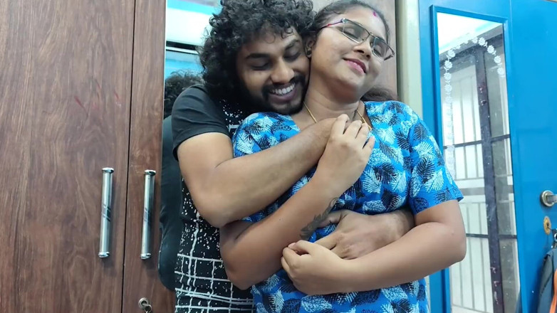 Vaigavarun45: Step Mom and Step Son Hot Fuck While Wife Not...