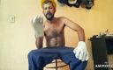 Hairy stink male: Ouvrier qui fume, s&amp;#039;affaisse, gants