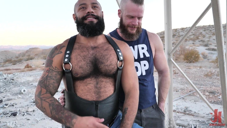 Kinky Bites Gay: Desert Edge：Leo Forte和Brian Bonds