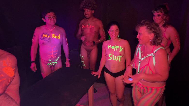Cliff Media: Volledige video - gloryhole Glow Party - Cliff Media Productions