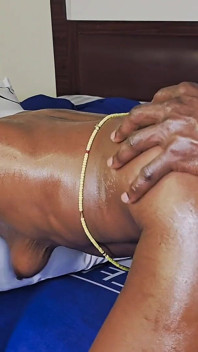 Sra. Erimu fodida duro pelo amigo do marido