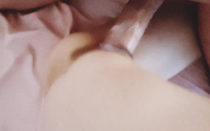 Wet Nymph: Sıkı ıslak amcık sikiliyor ve orgazm oluyor