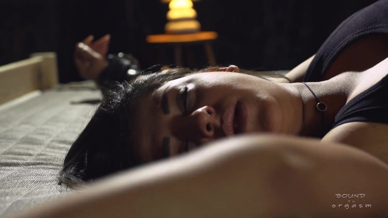 Bound to Orgasm: Figura misteriosa - coco de mal