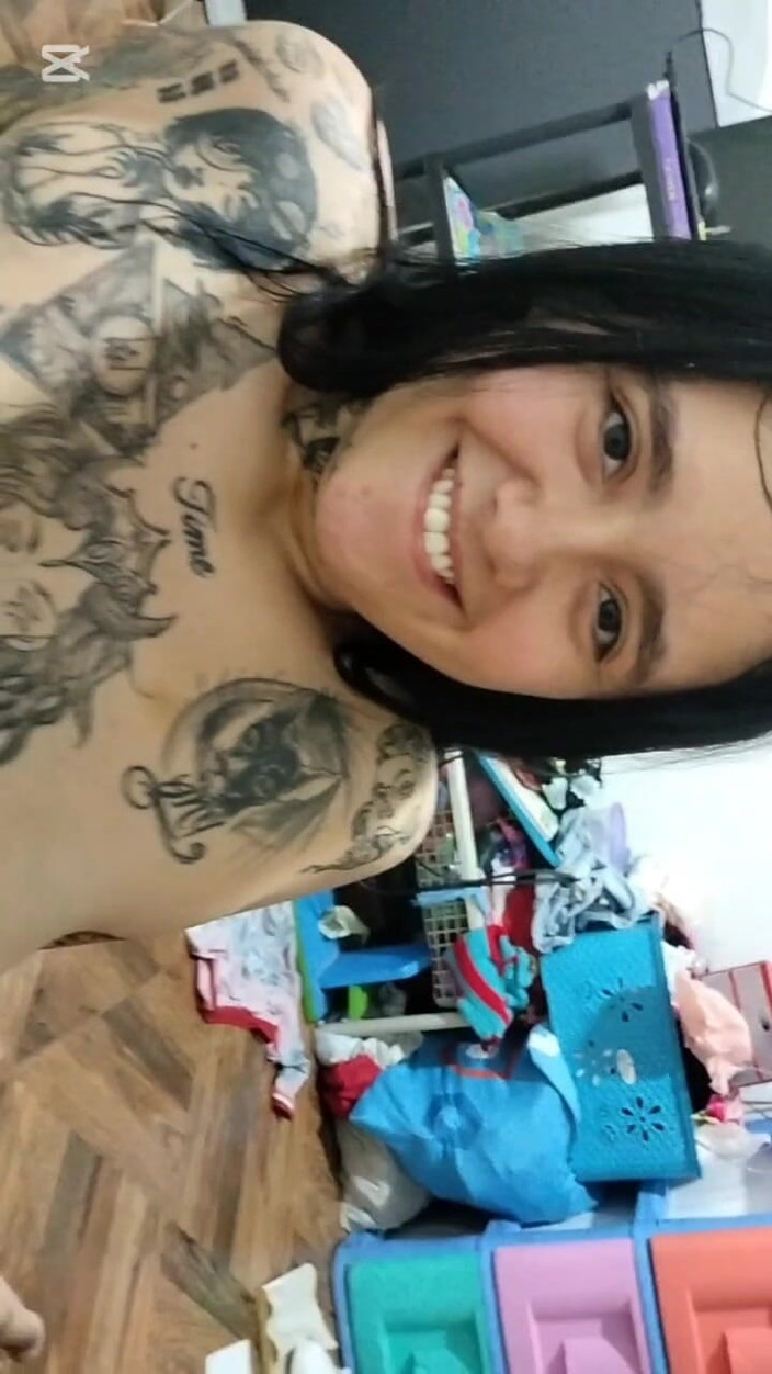 Dalyla: Meine nachbarin fickt mich, während mein ehemann