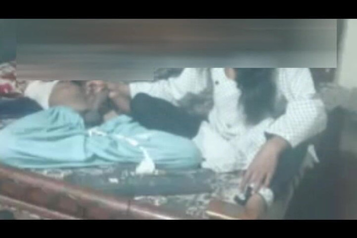 Tarelgc: Pákistánský pár šukání do análu a kundičky Oba Online sezóna 3 epizoda 2 část 2