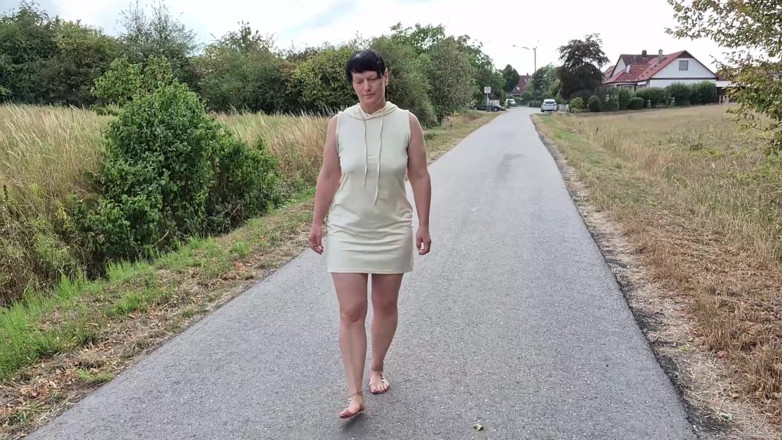 Yvette xtreme: Barfuss on Tour - Wunschvideo Erfüllt!