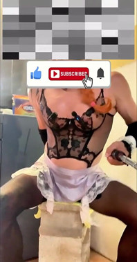 辛蒂亚屁股人妖在鸡巴上