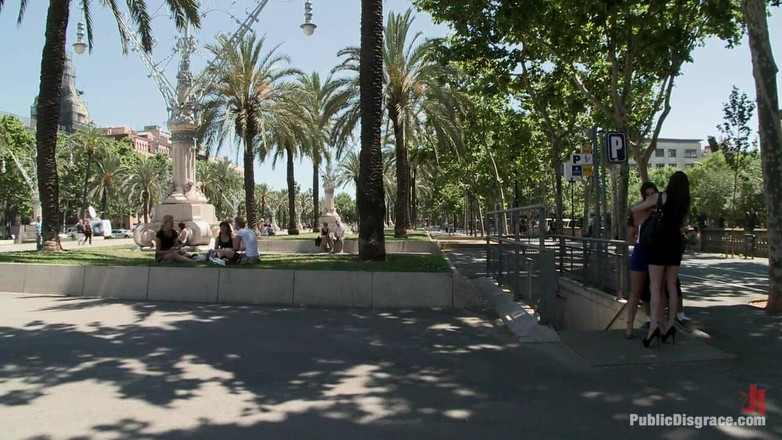 Public Disgrace by Kink: Šukání zadku