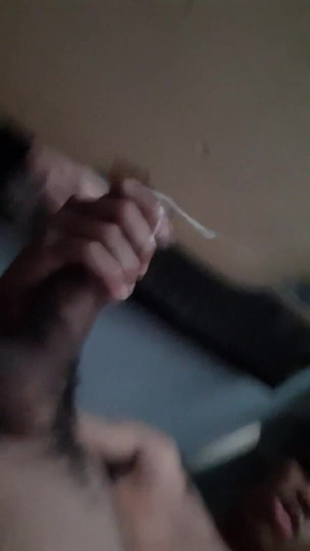 vergar4_daviid: Une étudiante se masturbe jusqu’à ce qu’elle squirte