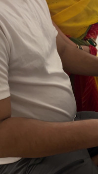 내 아줌마의 가슴을 보고, 나는 그녀를 따먹는 것 같은 느낌이 들었다.