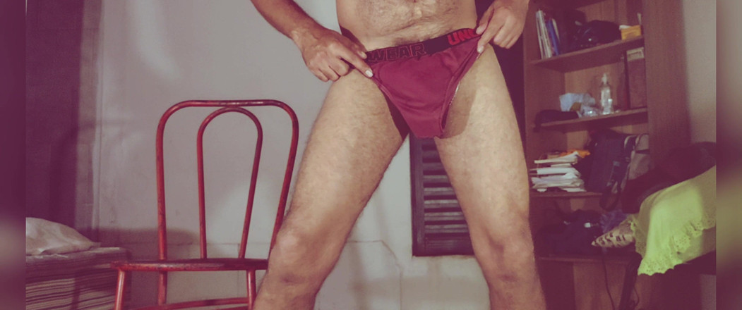 Stink HairyMale: Siedząc na krześle