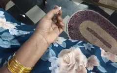 सौतेली मम्मी अपने प्रेमी के साथ चुदाई कर रही है