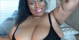 Josie4yourpleasure: LIVE KAMERA: Sání bradavek