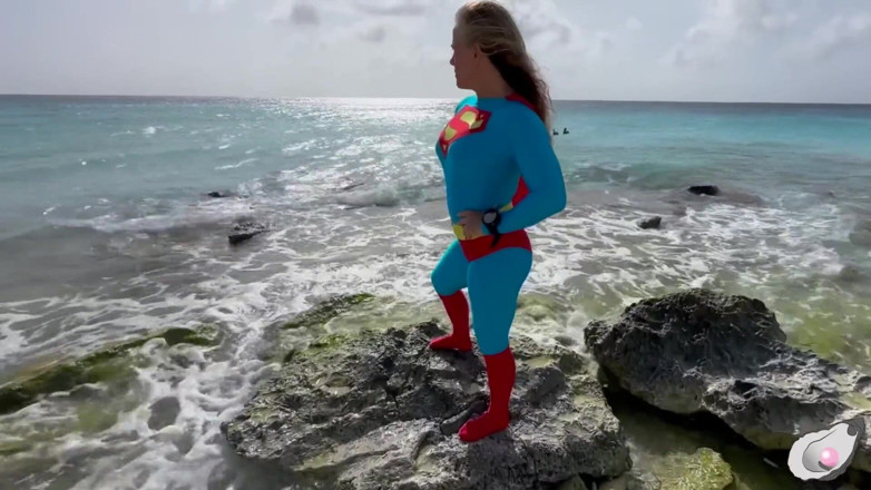 Mistress Pink Pearl: Supergirl Meets the Horniest Octopus in Bonaire