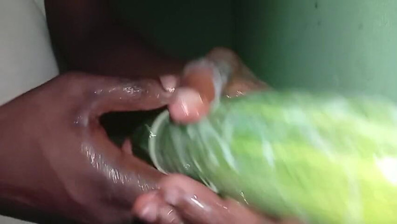 Badman4606: Приємно і повільно гладити мій огірок