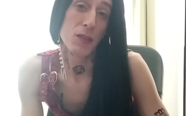 Penelopene27: Crossdresser Exhibicionista