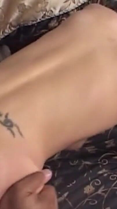 THAGSON MILFS: Doyumsuz sarışın orta yaşlı seksi kadın sunulan her yarağı alıyor