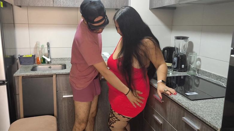 Riderqueen: BBW MILF Ibu Tiri Fuck Kitchen - Video Penuh untuk Peminat